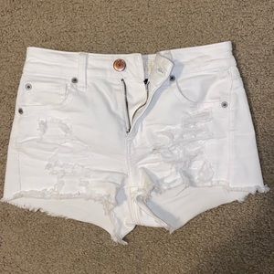 WHITE AMERICAN EAGLE JEANSHORTS SIZE 0